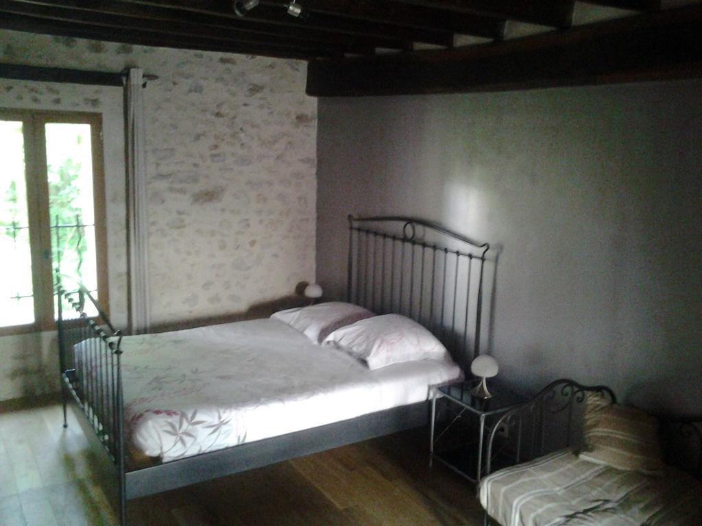 Bed and Breakfast La Ferme de Vintué Etrechy  Habitación foto
